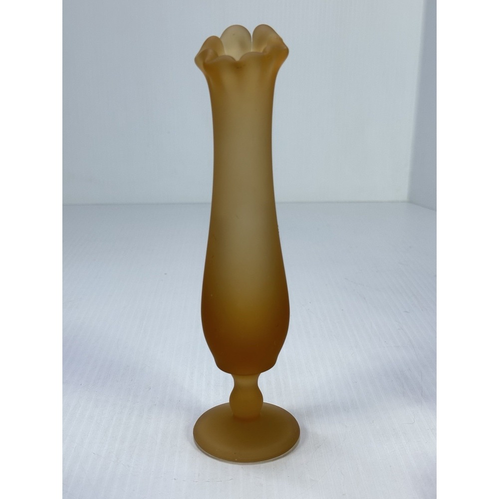 VINTAGE WESTMORELAND PEACH ORANGE FROSTED SATIN GLASS FOOTED SWUNG BUD VASE